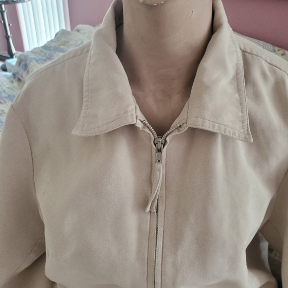 Ze-Ze Jacket - Picture 9 of 16